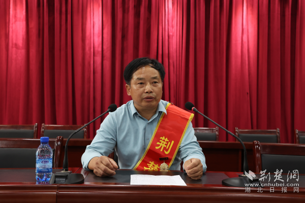 赵棚镇：“涢水大讲堂”引来了“茶疯子”